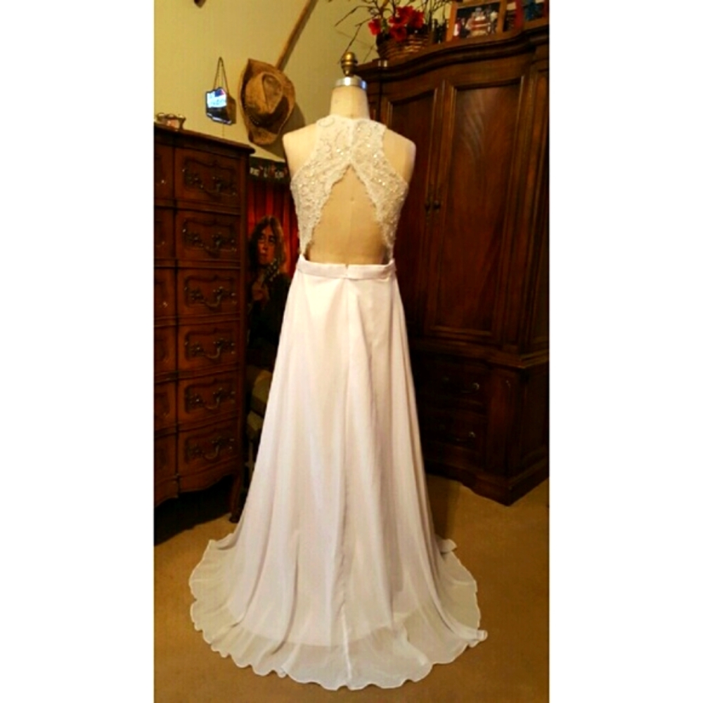 Beautiful custom made dress!! New Without Tags Never Worn! - Picture 3 of 4
